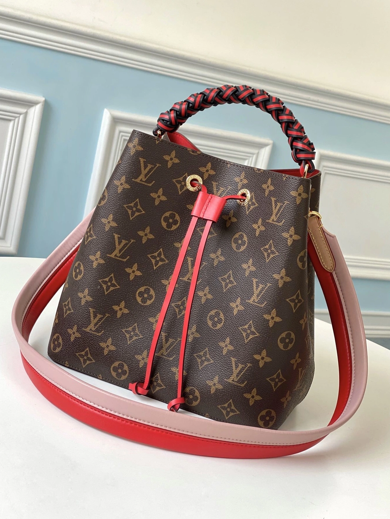 Rep ladies NÉONOÉ LOUIS VUITTON 0814